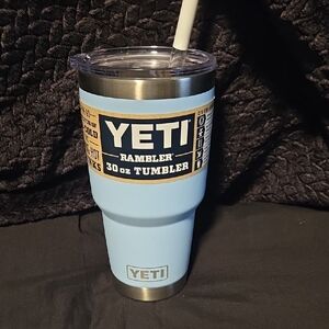 YETI Rambler 30 oz Tumbler - Light Blue With Straw